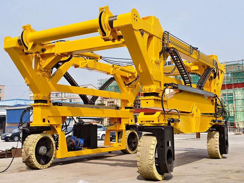 straddle carrier